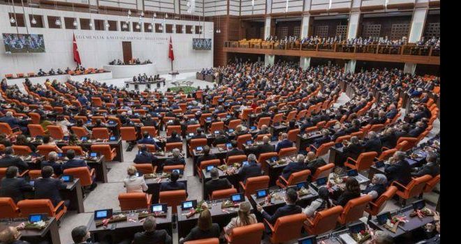 Emekliye Ek Zam Müjdesi Meclisten Geçti