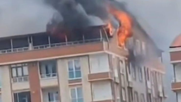 Gebze’de 5 Katlı Binanın Çatısı Alev Alev Yandı
