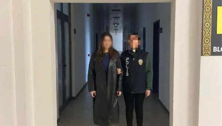 Gebze’de Müstehcen Yayın Yapan Kadın Göz Altına Alındı