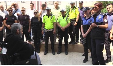 Kanser Tedavisi Gören Polise Hastanede Anlamlı Ziyaret