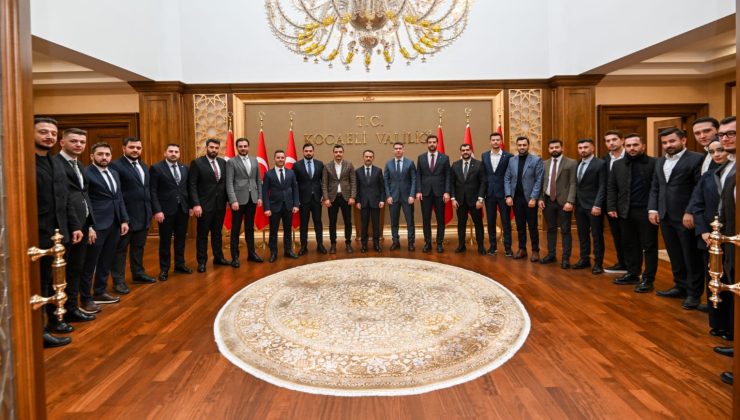Ak Parti İl Gençlik Kolları Başkanı Çağatay Çağlayan, Vali İlhami Aktaş’ı Ziyaret Etti