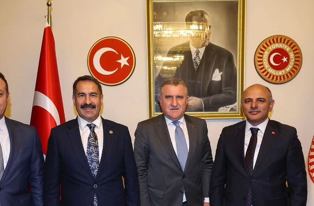 Körfez Belediye Başkanı Şener Söğüt, Gençlik ve Spor Bakanı Dr. Osman Aşkın Bak’ı ziyaret etti