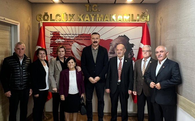 Gölcük Kaymakamı Muhtarları Kutladı