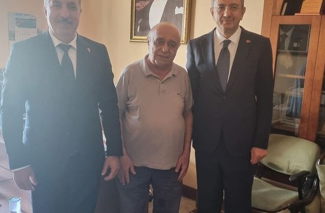 Dilovası Kaymakamı Dr. Metin Kubilay Türk Edebiyatı Vakfı Başkanı Serhat Kabaklı’yı Ziyaret Etti
