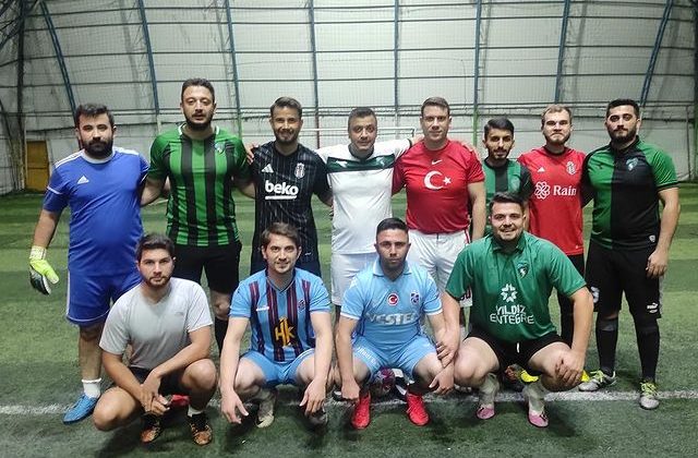 AK Parti Kocaeli İl Gençlik Kolları Halı Saha Maçı Düzenledi