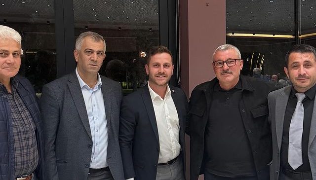 AK Parti İzmit İlçe Kongresi’ne Gençlik Kolları Başkanı Köksal Gümüş’ten Destek