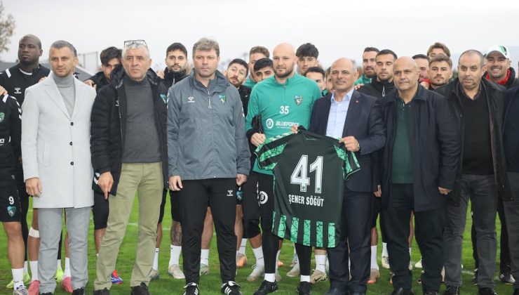 Kocaelispor’un antrenmanına Körfez Belediye Başkanı Şener Söğüt’ten destek ziyareti