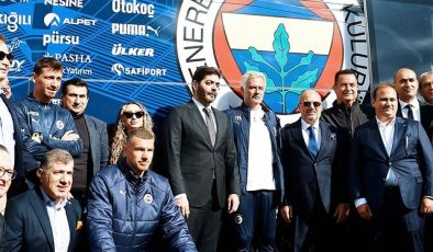 Fenerbahçe Futbol A Takımı, Yeni Takım Otobüsüne Kavuştu